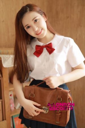 Gloria Korean Bond Street Escort with her satchel