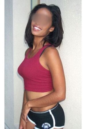 ebony Edinburgh escort in gym gear smiling