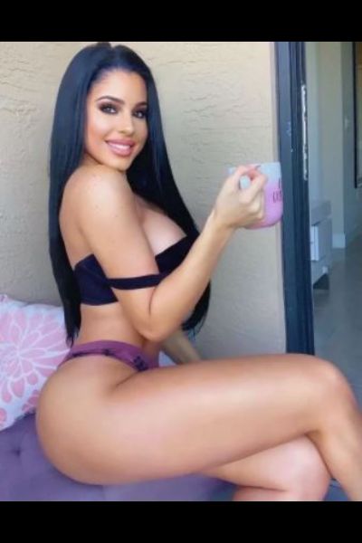 Chloe Escort Aylesbury