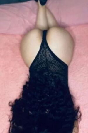 Essex escort with curly dark hair