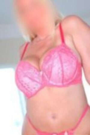full bodied Birmingham escort with large breasts