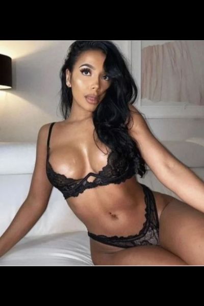 Mona Escort Warrington