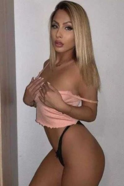 Ariana Escort Woking