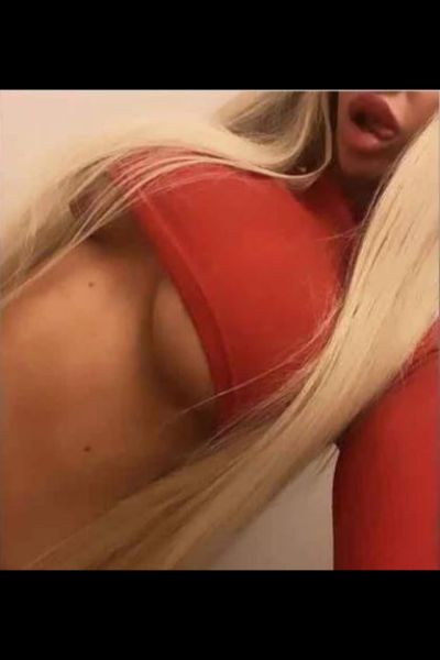 Evelyne Escort Midlothian