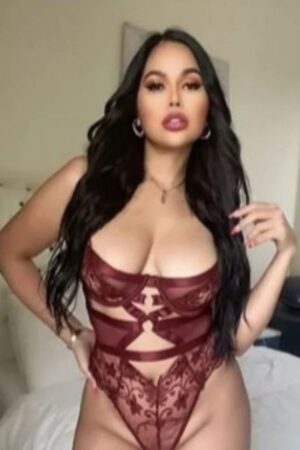 sexy exotic Renfrewshire companion in maroon