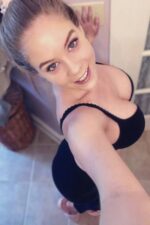 Busty Leicester escort