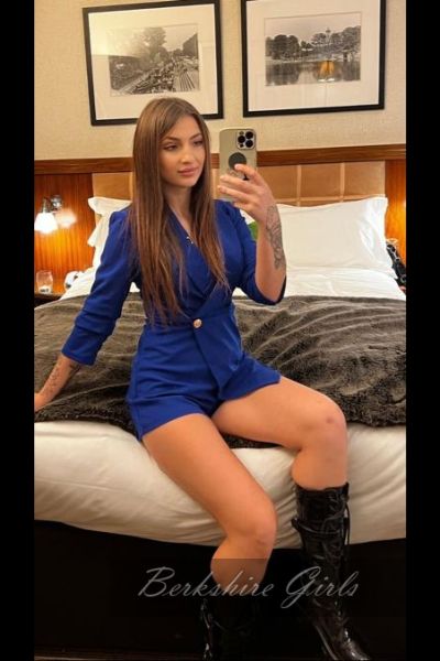 Rebecca Escort Surrey