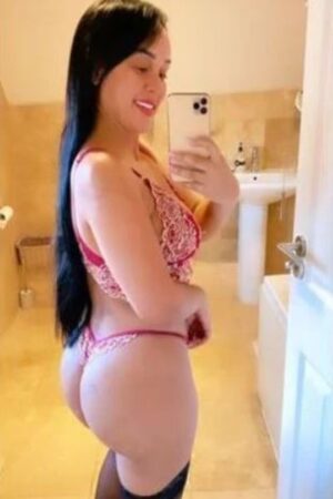 Brunette Llanelli Escort taking a selfie