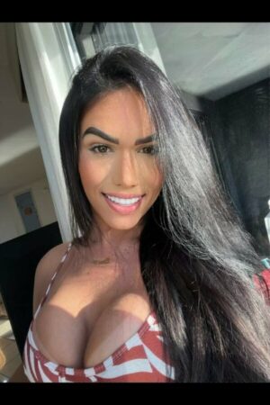 Talita TS smiling for the camera