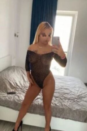 Independent Airdrie Escort taking a selfie