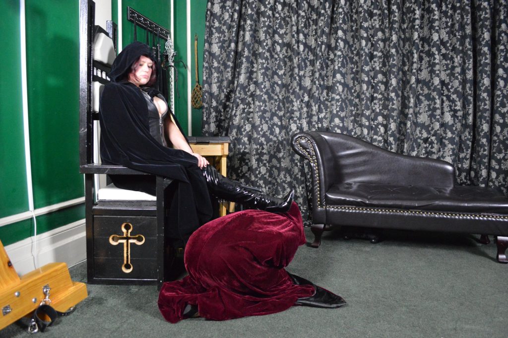 mistress vixen Glasgow Dominatrix