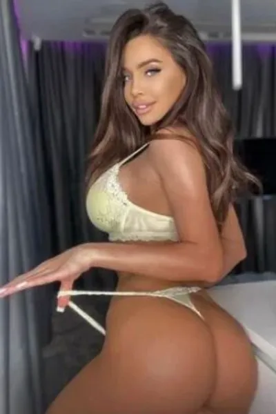 Anne Escort East Ayrshire