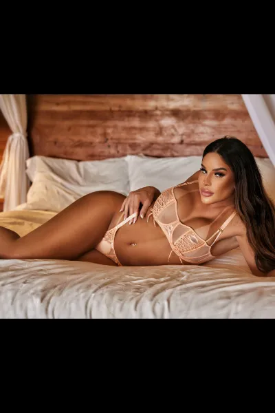 Megan XXL Escort London