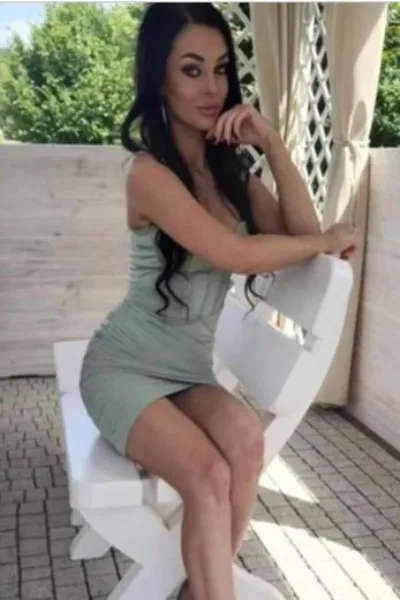 Sabryna Escort Newmarket