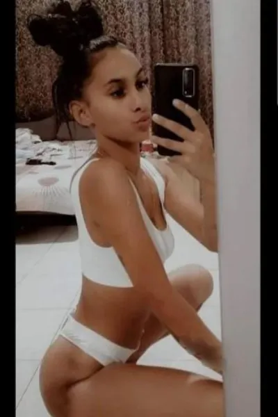 Izabel Escort Perth