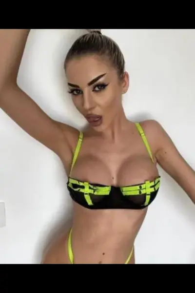 Ella Escort Lurgan