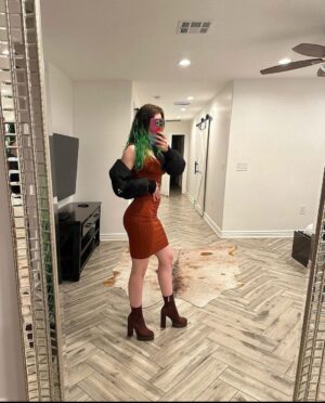 Young coventry escort taking a selfie