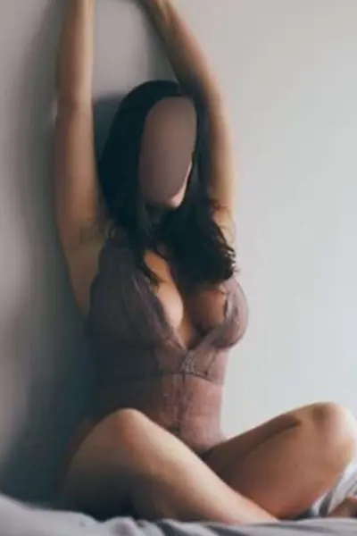 Sarah Escort Edinburgh