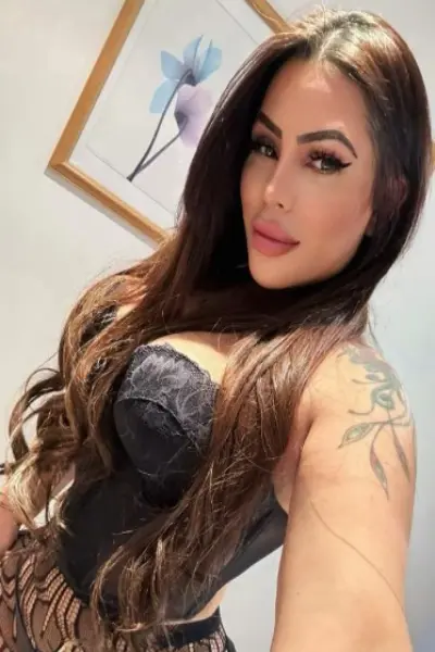 Brunette EH7 Escort