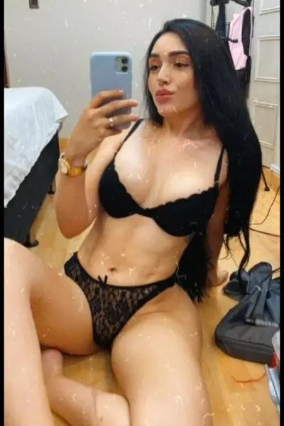 Melissa EH3 Escort in a black lingerie