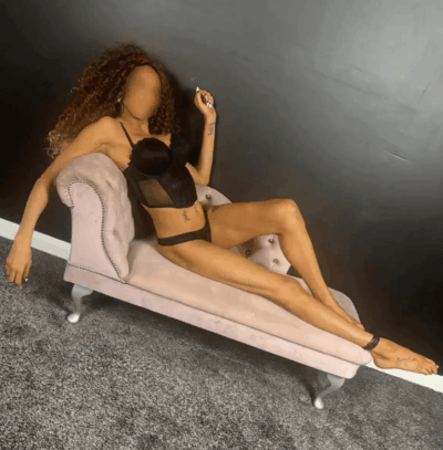 Mature Sheffield escort