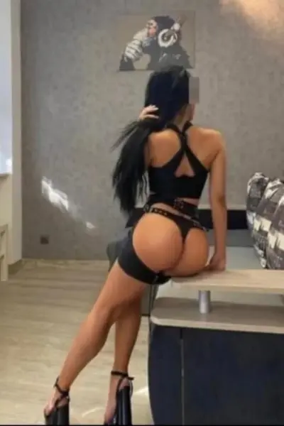 Roxxyy Escort Ballymena