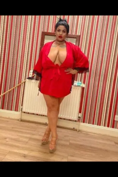 Lizzie Escort Newcastle