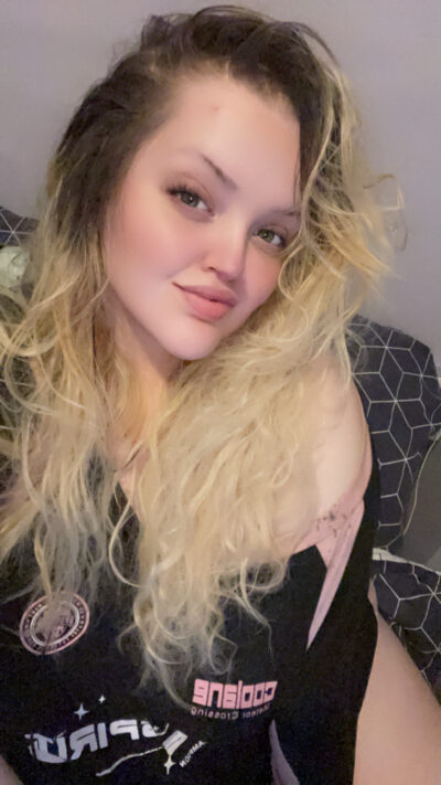 Curvy blonde Plymouth escort