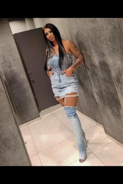 Coventry Escort in denim outfit and matching boots