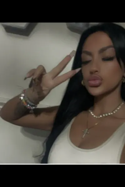 Bradford Escort doing the peace sign