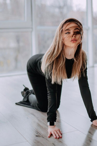 NW1 escort in the doggy position