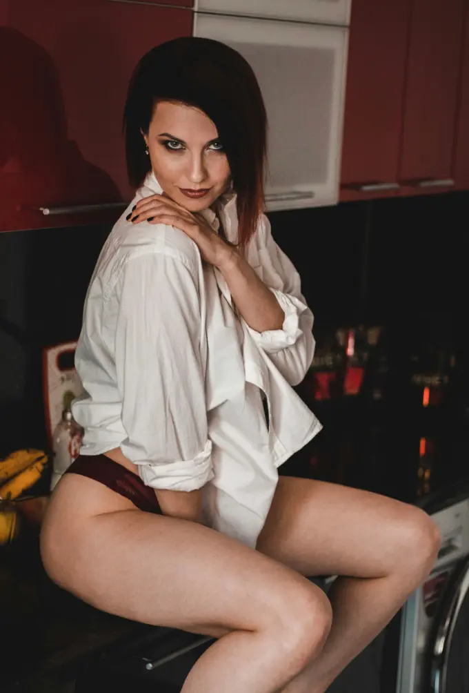 Sexy mature Portsmouth escort