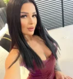 Attractive dark haired Cornwall escort