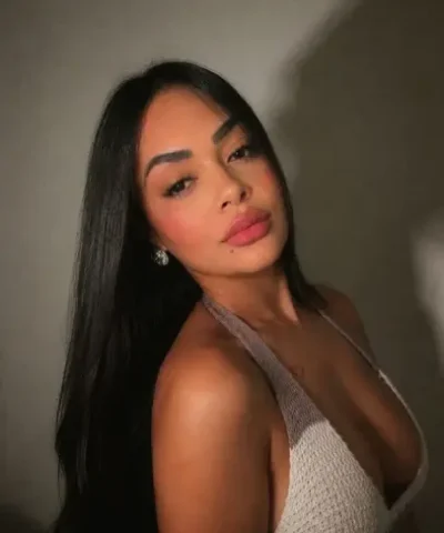 Latina escort in Watford