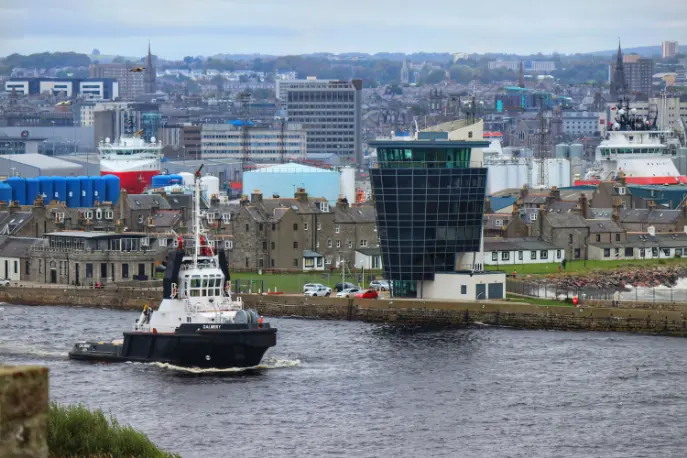 Tugboat on the river in Aberdeen